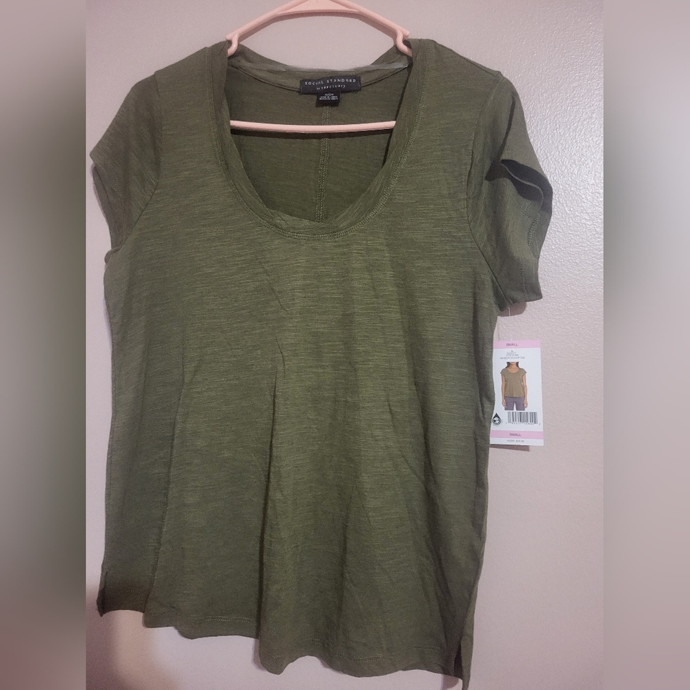 🌞 Social Standard Sanctuary shirt NWT
